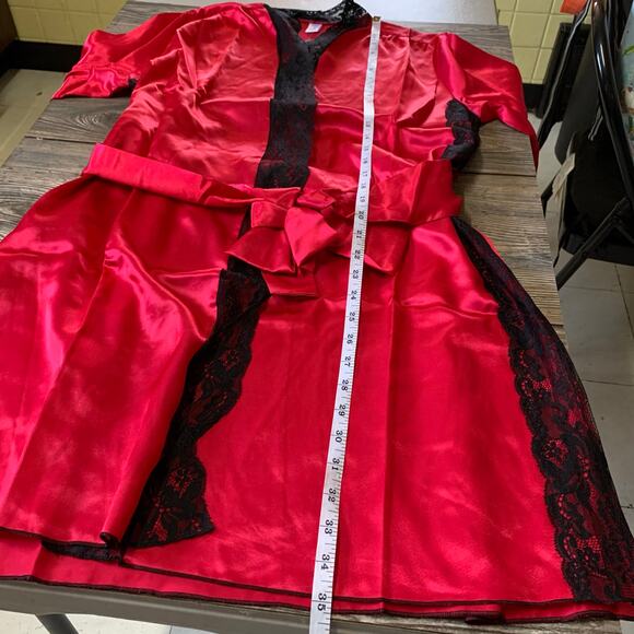 NWT Fredrick's of Hollywood Aspen Mae Robe Red Satin & Black Lace Trim Small - Picture 8 of 9